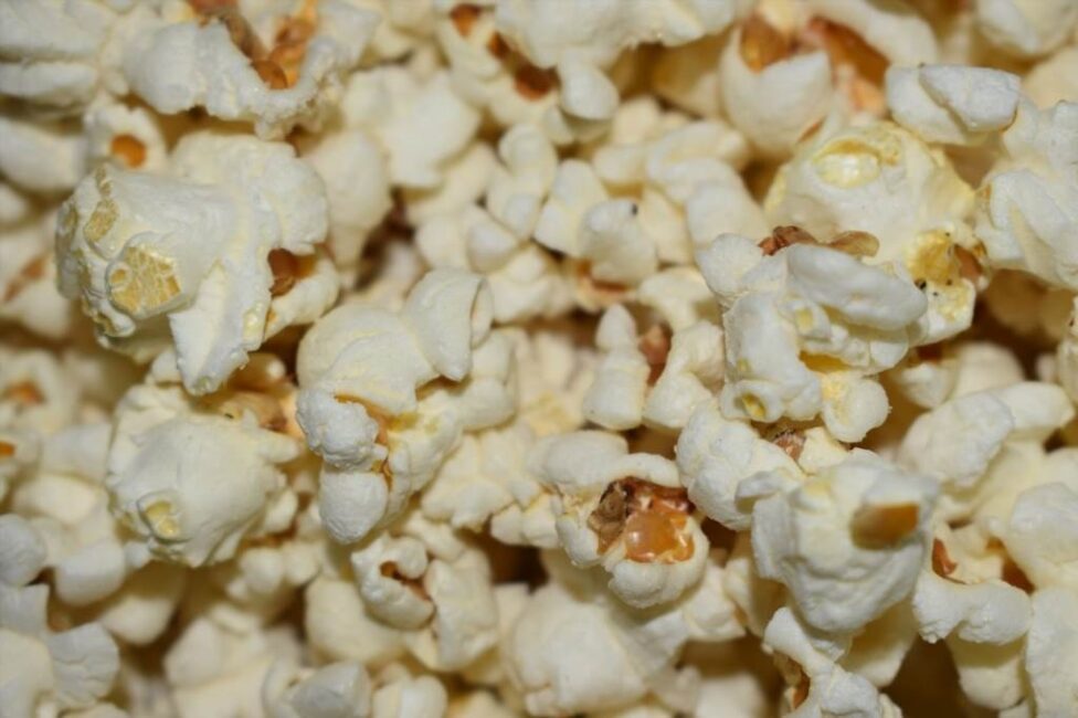 przepis na popcorn z masłem